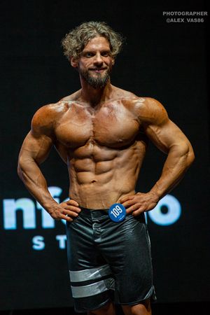 MEN'S PHYSIQUE 174